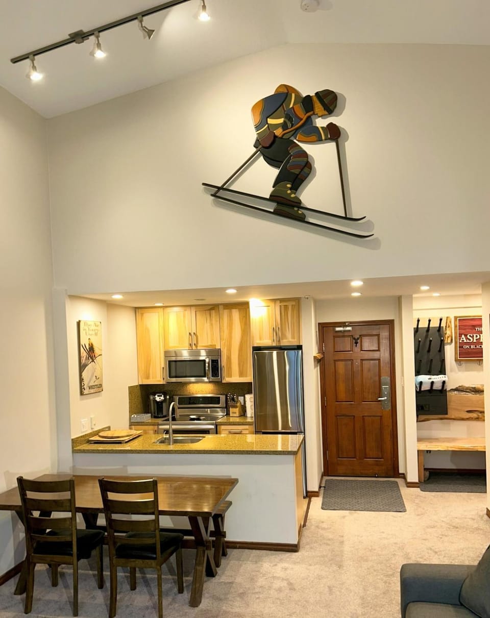 XL Luxury Penthouse Ski-in Ski-out The Aspens Apartment hotel in Whistler