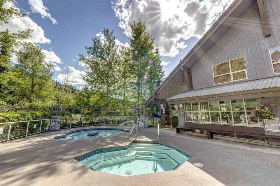 XL Luxury Penthouse Ski-in Ski-out The Aspens Apartment hotel in Whistler