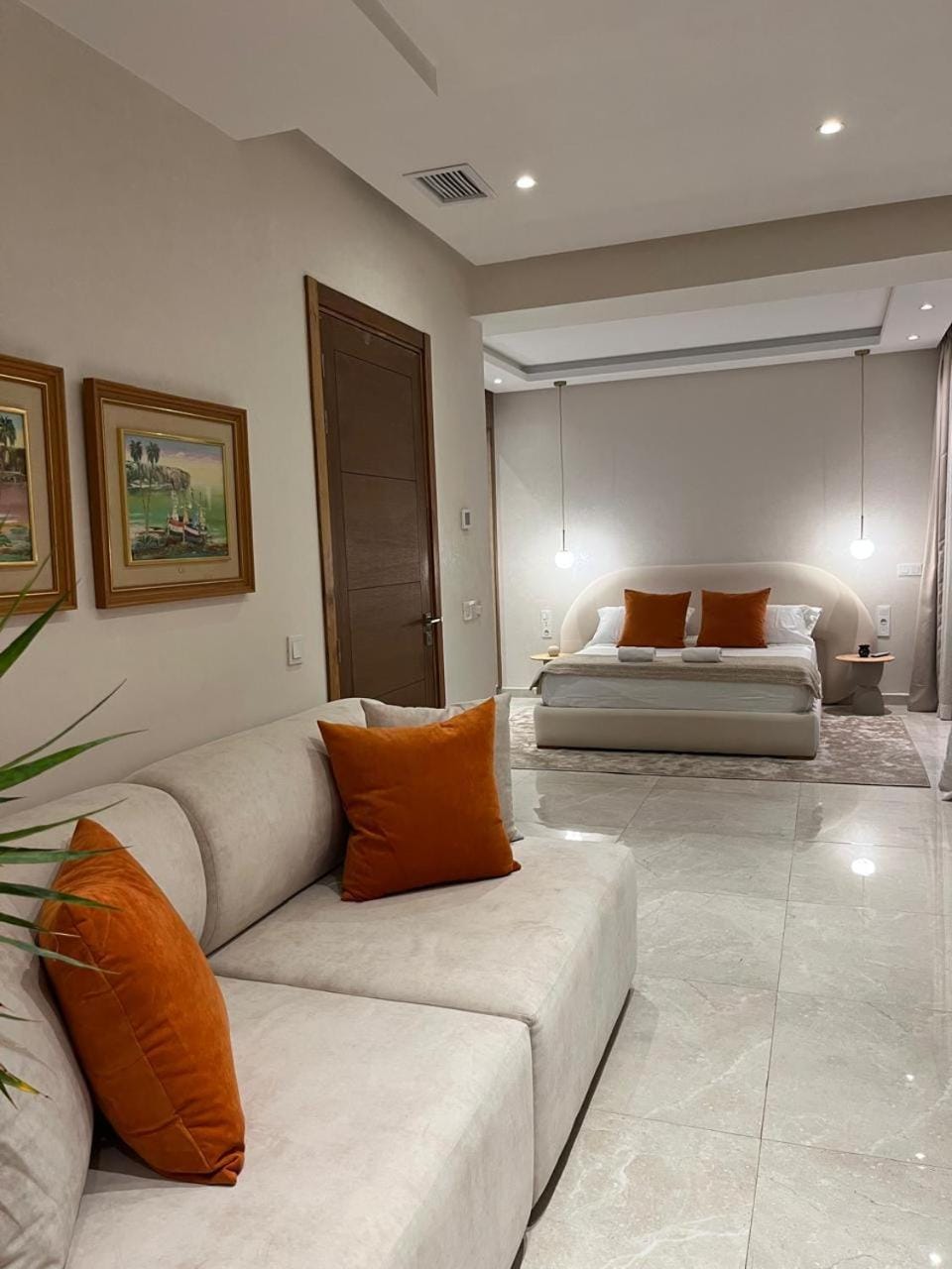 Bed, Living room, Photo of the whole room, Seating area, Bedroom