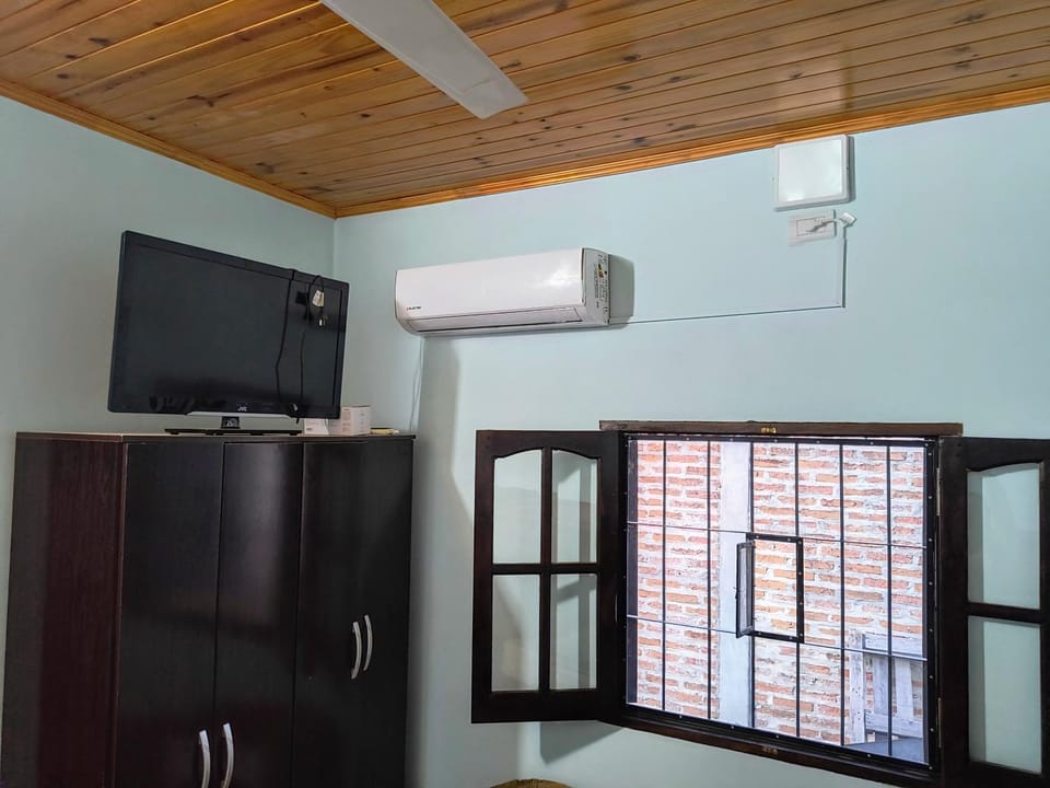 Communal lounge/ TV room, TV and multimedia, air conditioner