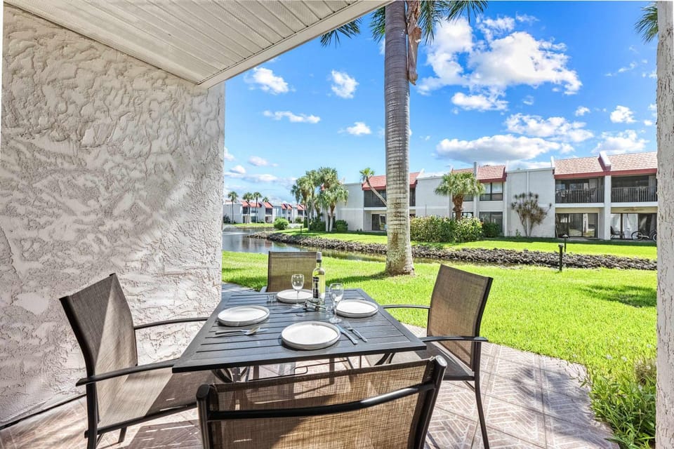 Dans Florida Condos Sea Scape at Runaway Bay House in Bradenton Beach