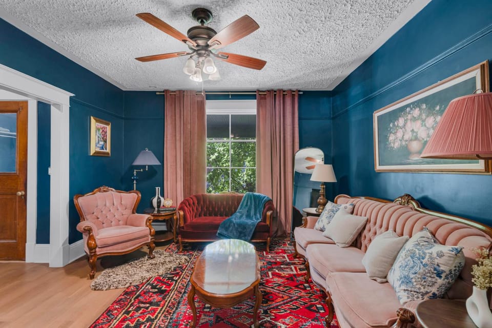 La Maison Victoria - Beautiful 4BR House Downtown Moncton House in Moncton