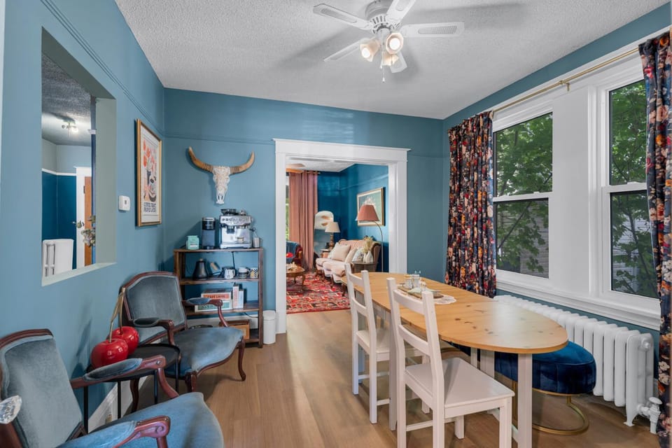 La Maison Victoria - Beautiful 4BR House Downtown Moncton House in Moncton