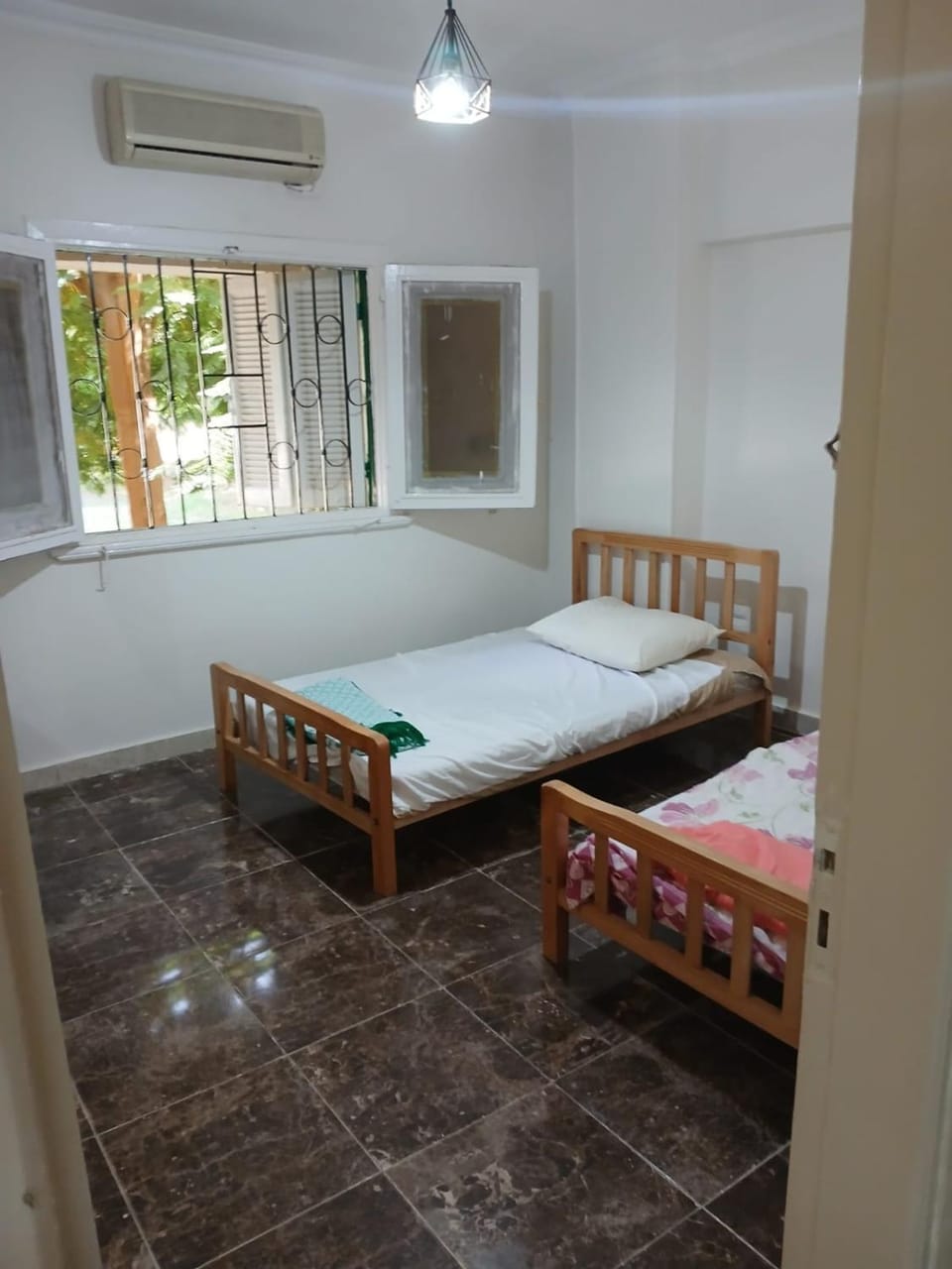 Bed, Photo of the whole room, Bedroom, air conditioner