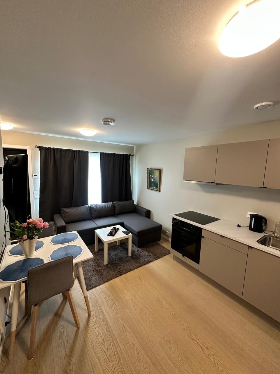 Living room, Dining area