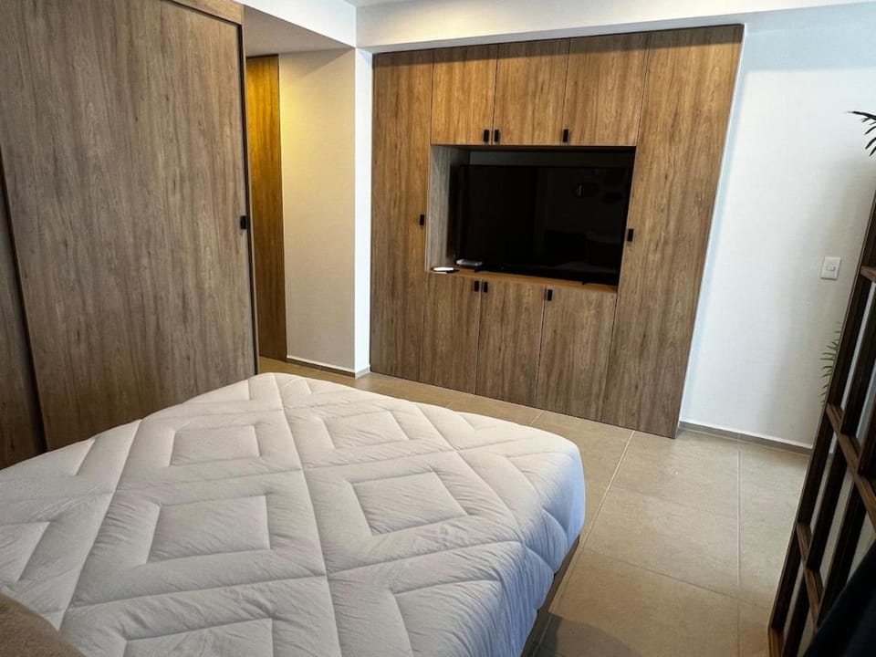 TV and multimedia, Photo of the whole room, Bedroom