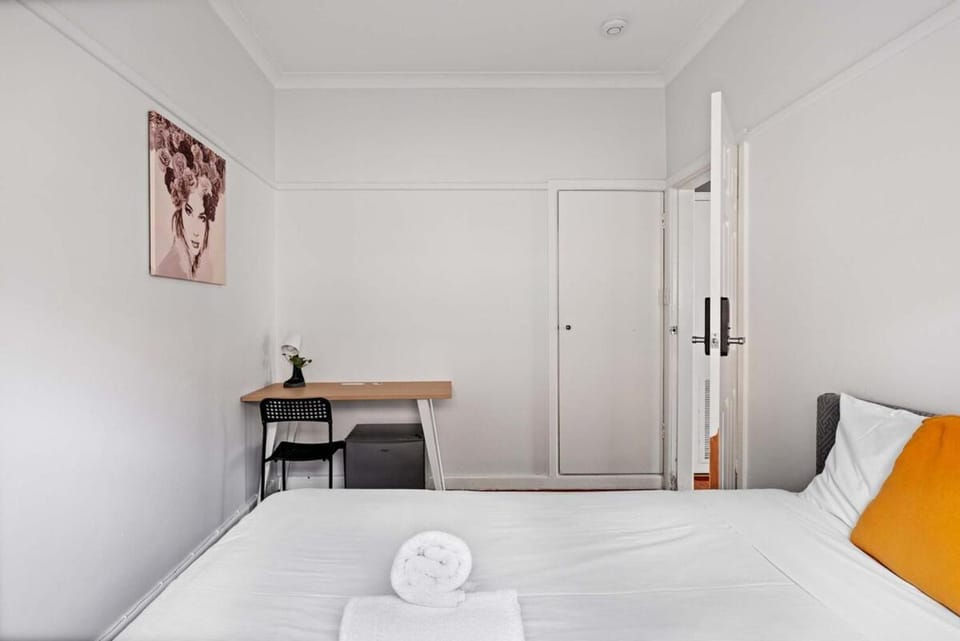 Homely Private Double Room in Marsfield - Well-Connected Suburb Shared Bathroom Bed and Breakfast in Sydney