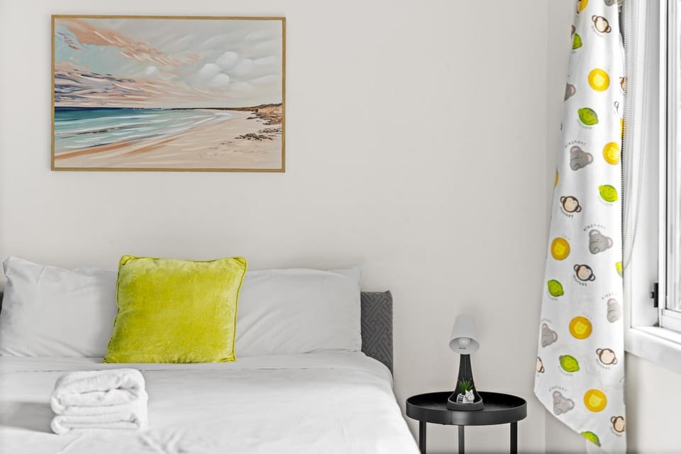 Homely Private Double Room in Marsfield - Well-Connected Suburb Shared Bathroom Bed and Breakfast in Sydney