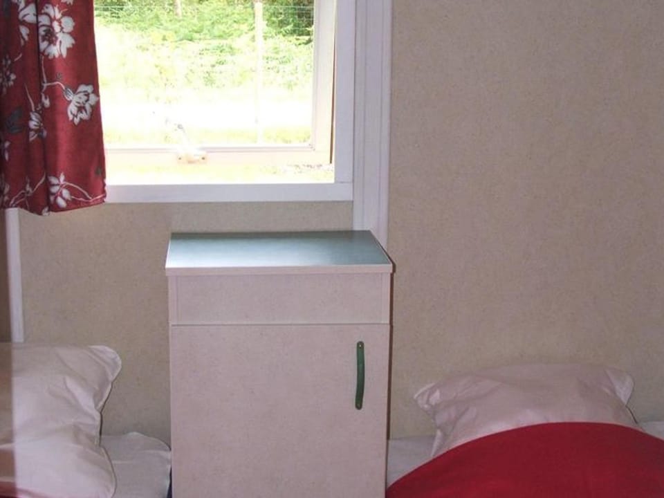 Chalet spacieux avec terrasse, 3 chambres, pour 6 personnes - API-1-52-357 Campground/ 
RV Resort in Vendays-Montalivet