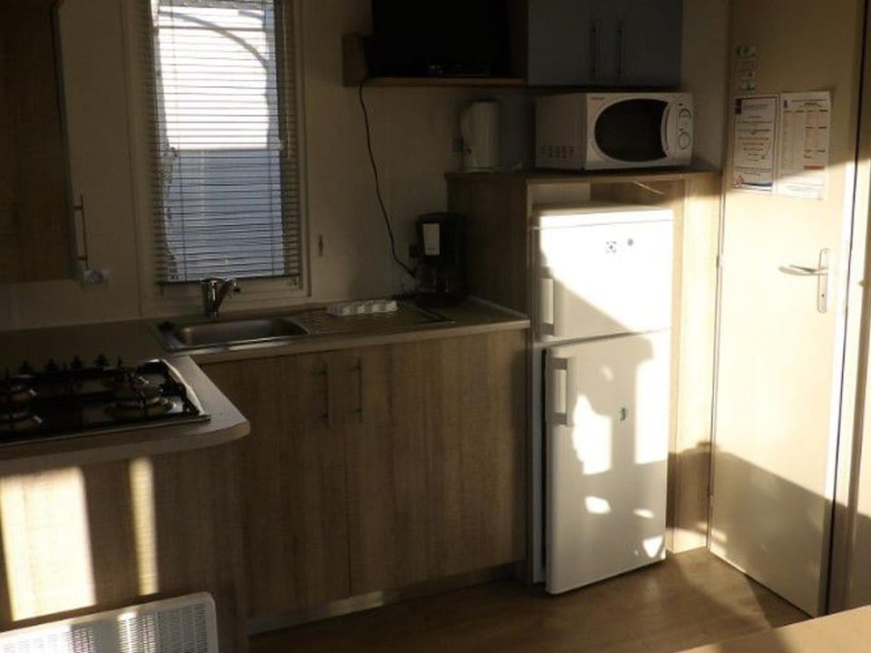 Mobil Home avec Terrasse pour 6 personnes - API-1-52-381 Campground/ 
RV Resort in Nouvelle-Aquitaine