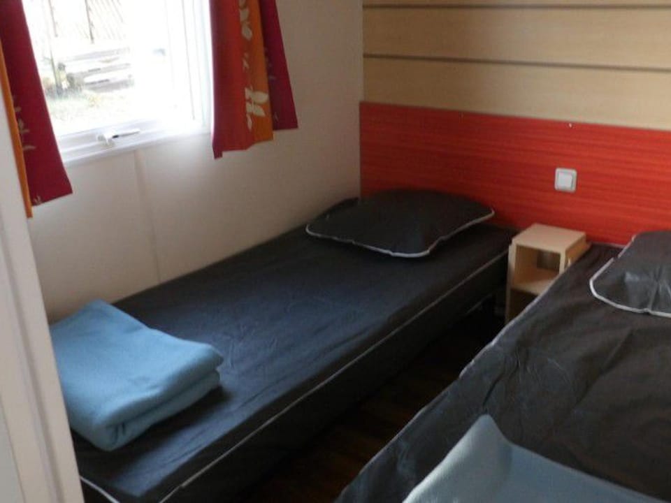 Mobil home pour 6 personnes avec terrasse - API-1-52-390 Campground/ 
RV Resort in Nouvelle-Aquitaine