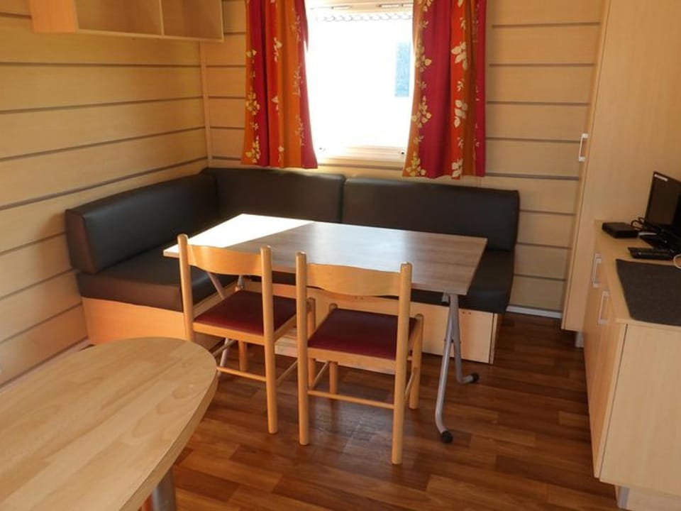 Mobil home pour 6 personnes avec terrasse - API-1-52-390 Campground/ 
RV Resort in Nouvelle-Aquitaine