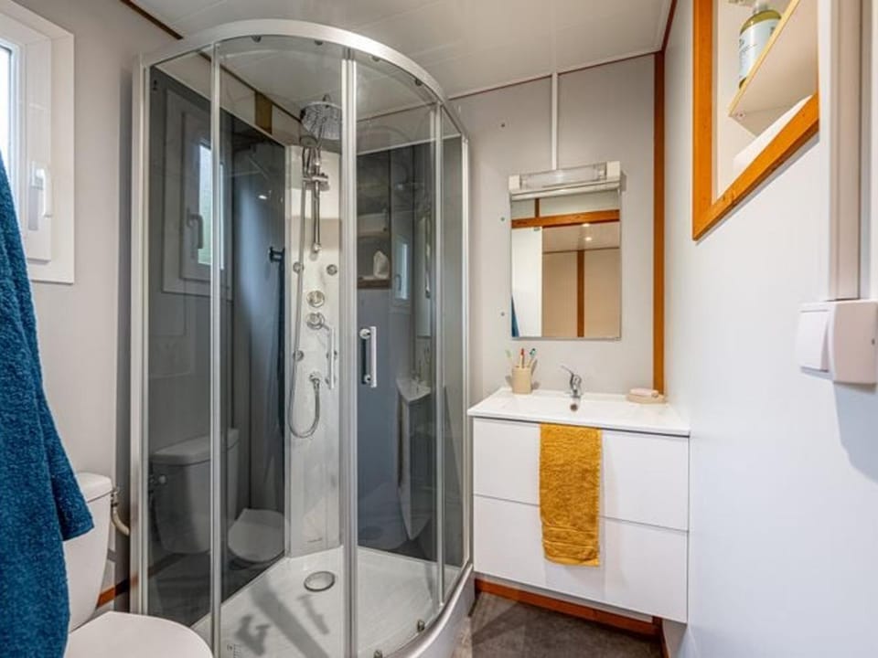 Chalet 6 pers. sans cuisine avec terrasse - API-1-52-532 Campground/ 
RV Resort in Occitanie