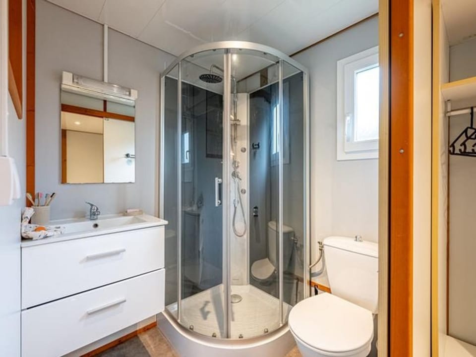 Chalet 6 pers. sans cuisine avec terrasse - API-1-52-532 Campground/ 
RV Resort in Occitanie