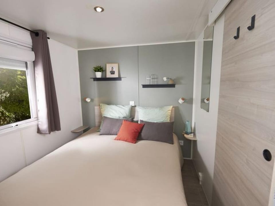 Mobil-home pour 4 avec terrasse à Saint-Maurice-d'Ibie - API-1-52-480 Campground/ 
RV Resort in Provence-Alpes-Côte d'Azur