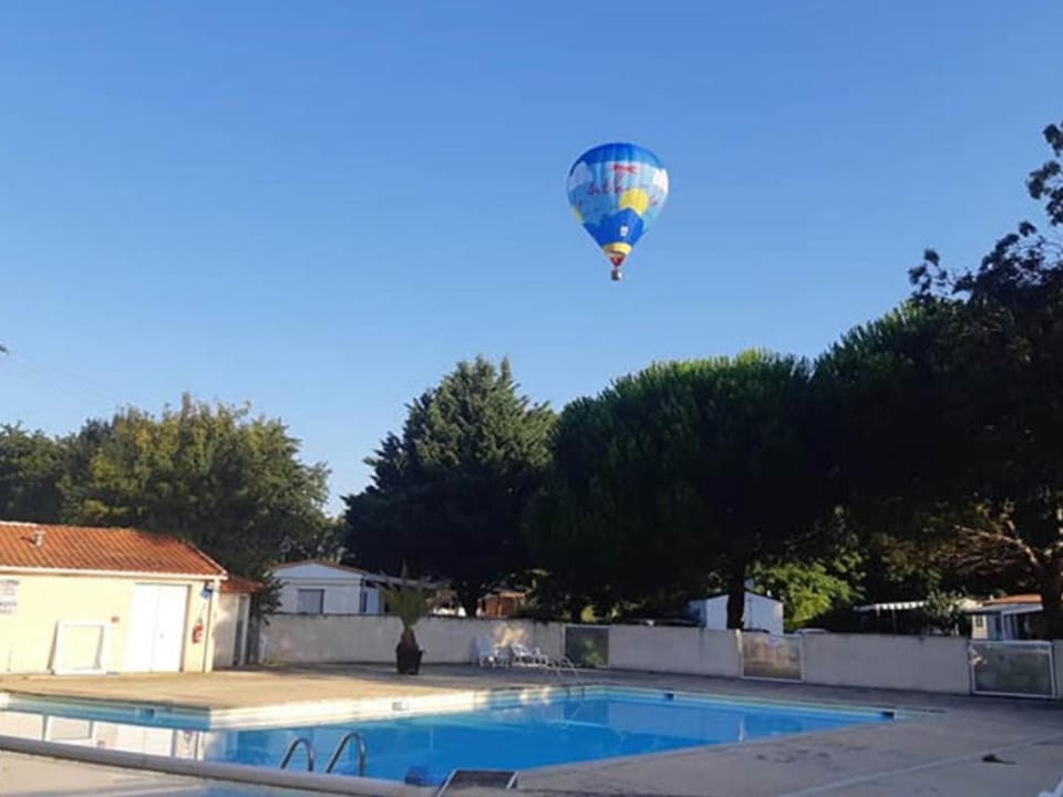Chalet Familial - Terrasse, 2 Chambres, Jusqu'à 5 Pers. - API-1-52-751 Campground/ 
RV Resort in Nouvelle-Aquitaine