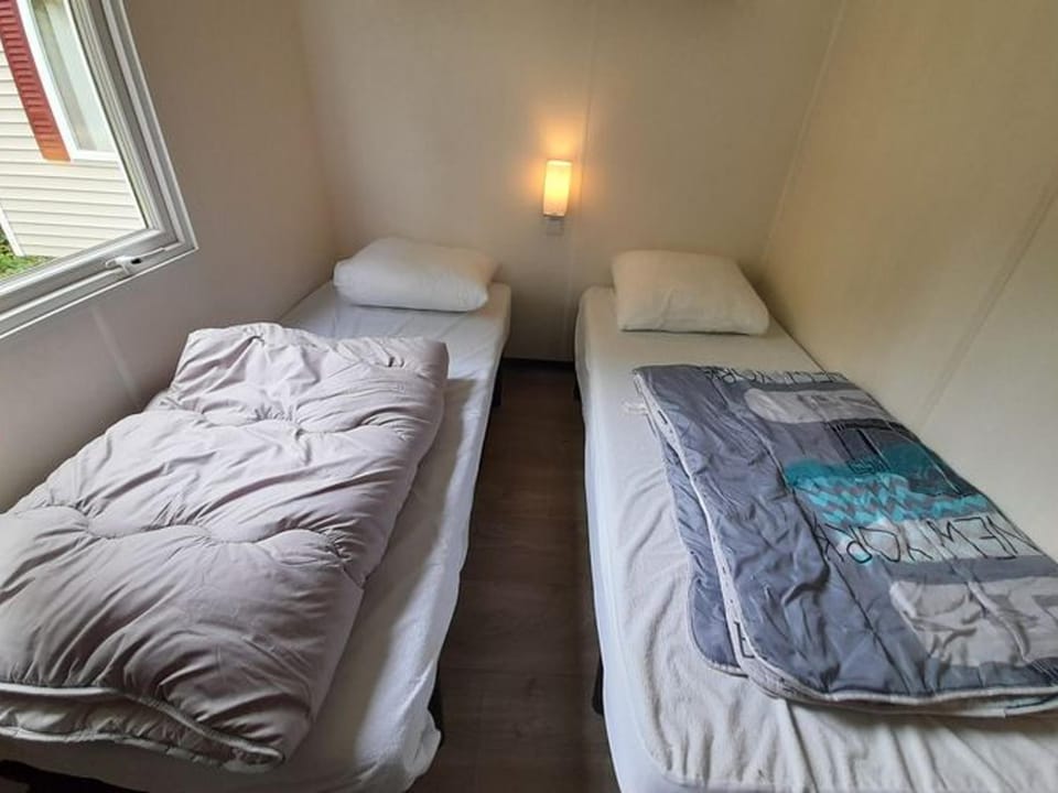 Mobil-home cosy 4 pers avec terrasse - API-1-52-750 Campground/ 
RV Resort in Nouvelle-Aquitaine