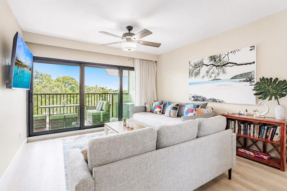 Park Shore Resort Top Floor BLDG J 455 Great View House in Naples