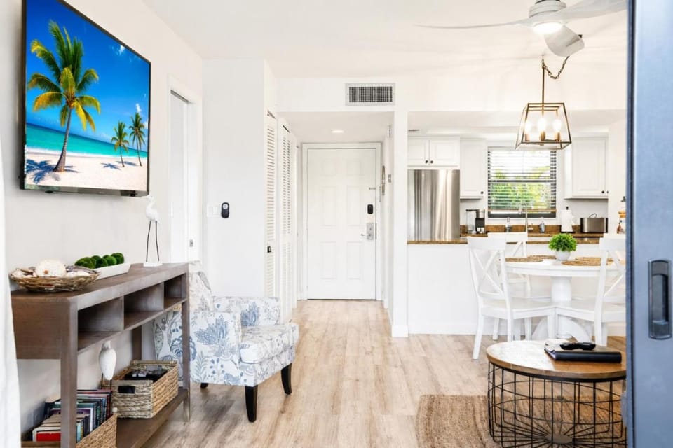 Park Shore Resort-Deluxe Condo 1st FloorBLDGE 134 House in Naples