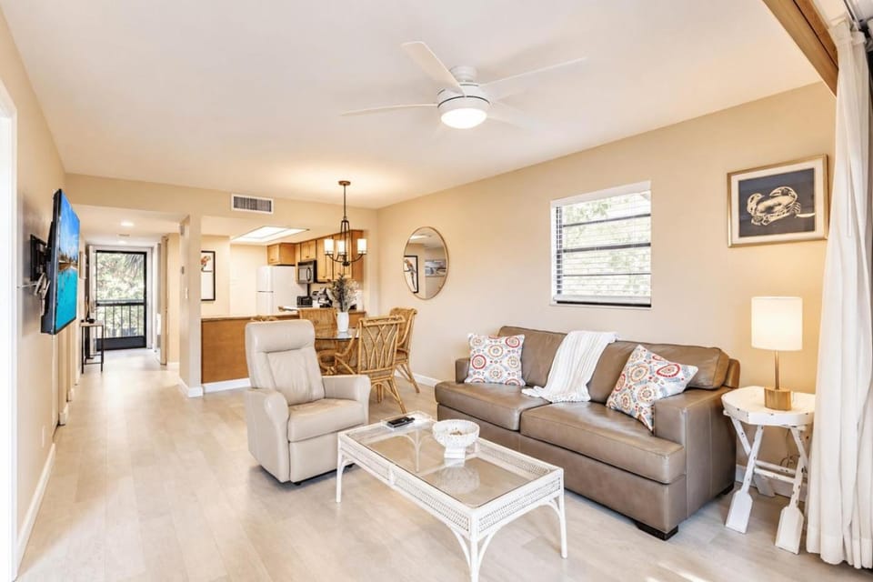 Park Shore Resort, BLDG G 241 - Great Views Apartment in Naples