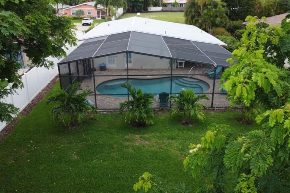Property building, Patio, Swimming pool