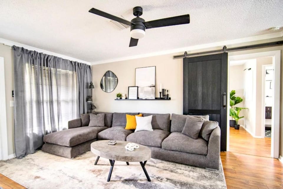Endless Outdoor Fun-86 Degree Pool-Game Room-Dog Friendly House in Bradenton