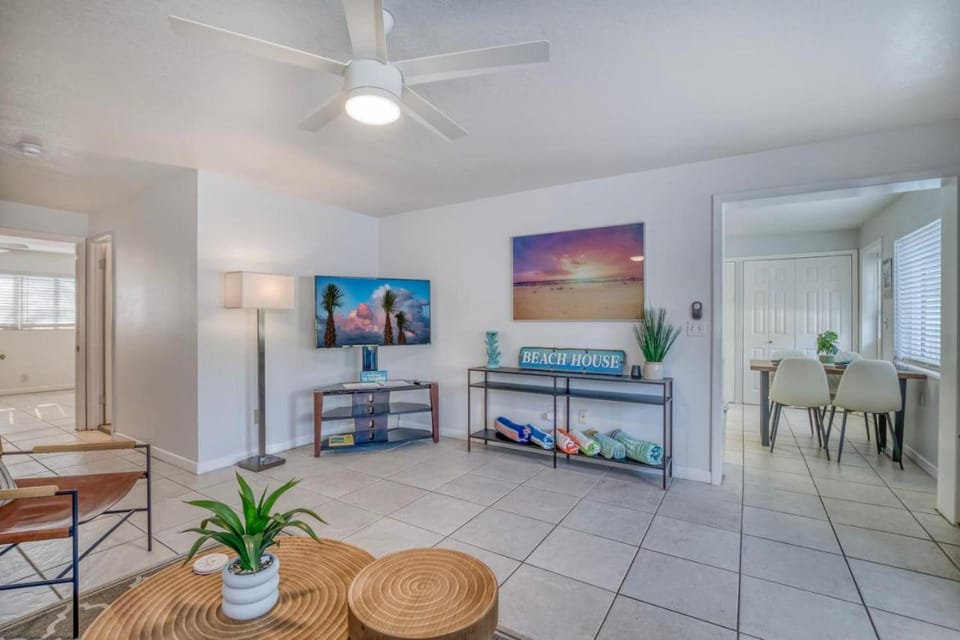 1 Block WALK on QUIET street to beach-food-fun House in Ilexhurst