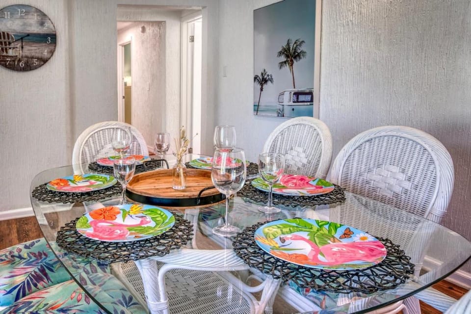 Summer at the Suites*Sandy toes*Sunset strolls*Fun House in Ilexhurst