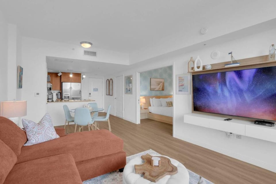 1 br 2bed LakeView Rooftop Pool House in Boynton Beach