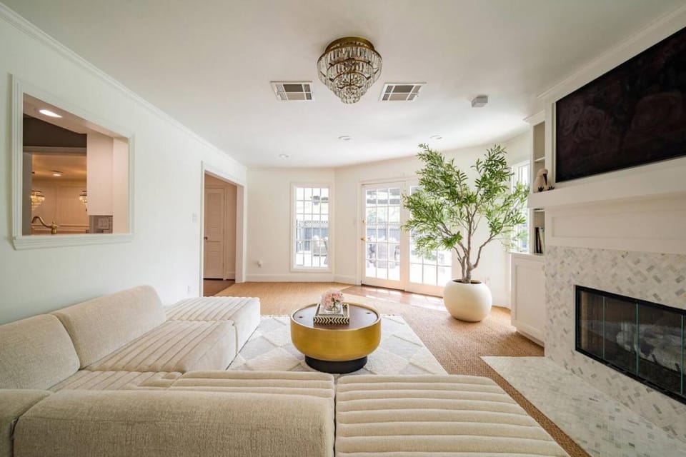 POOL Heated Spa Galleria sleeps 12 Griddle House in Houston