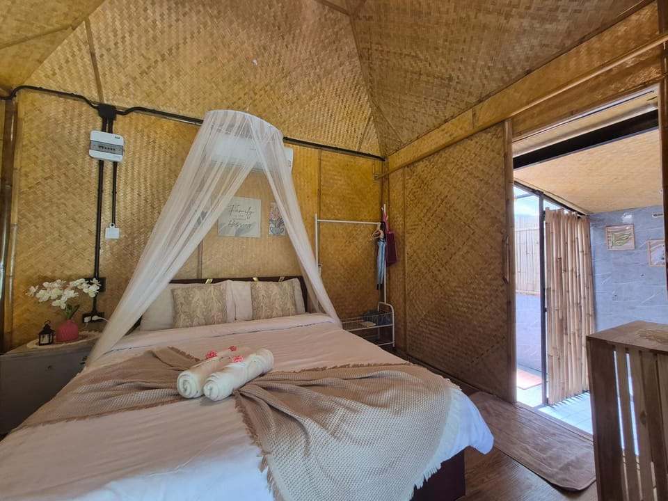Blue Sea Lanta Coco huts บ้านพร้าวลันตา Chalet in Sala Dan