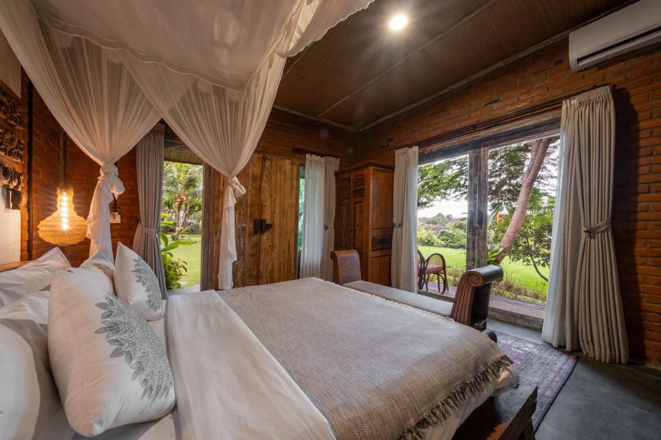 Bed, Garden, Photo of the whole room, Bedroom, Garden view