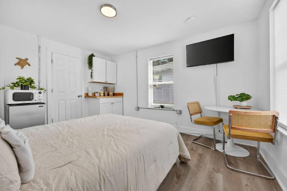 Unit 11 Simple Affordable Studio minutes from NAS House in Alabama
