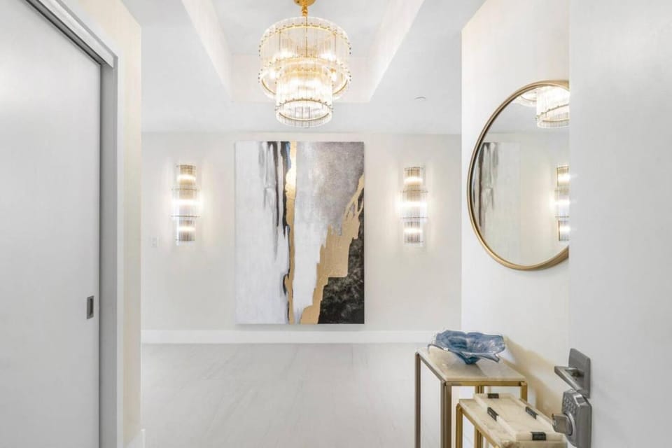 Coastal Elegance at Amrit 2 King Suites and Den Apartment in Riviera Beach