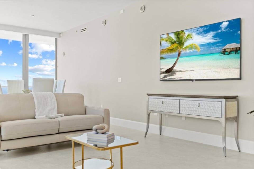 Oceanfront Luxury 2 King Suites at Amrit Resort Apartment in Riviera Beach