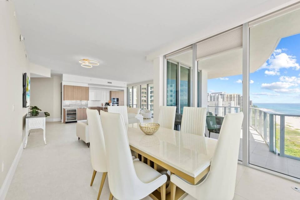 Oceanfront Luxury 2 King Suites at Amrit Resort Apartment in Riviera Beach