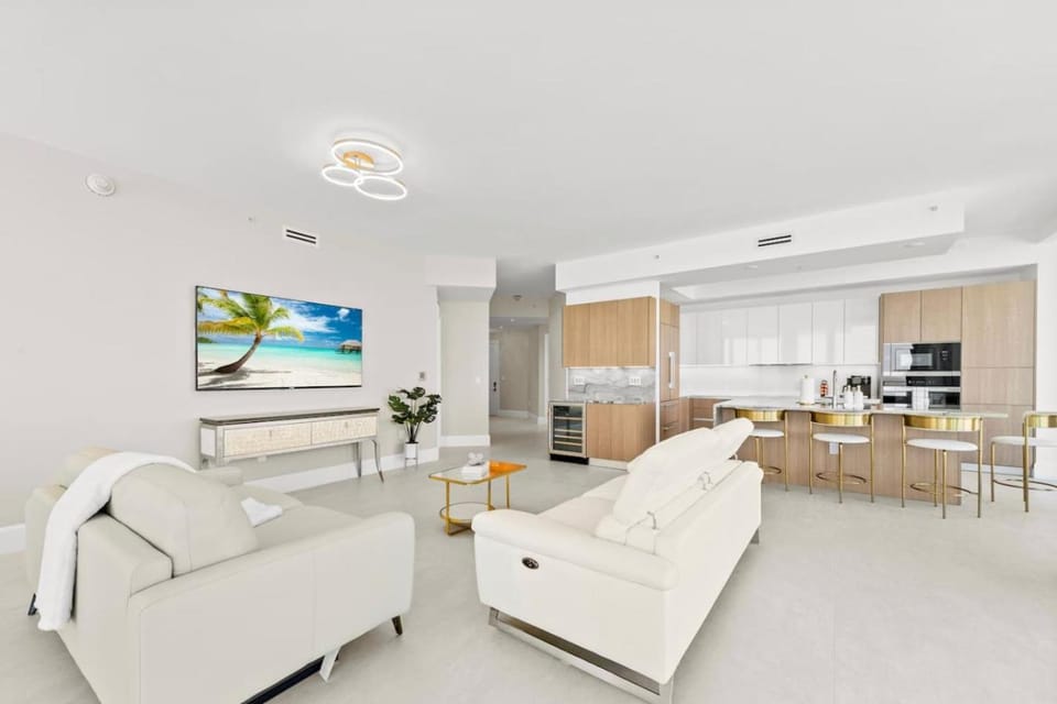 Oceanfront Luxury 2 King Suites at Amrit Resort Apartment in Riviera Beach