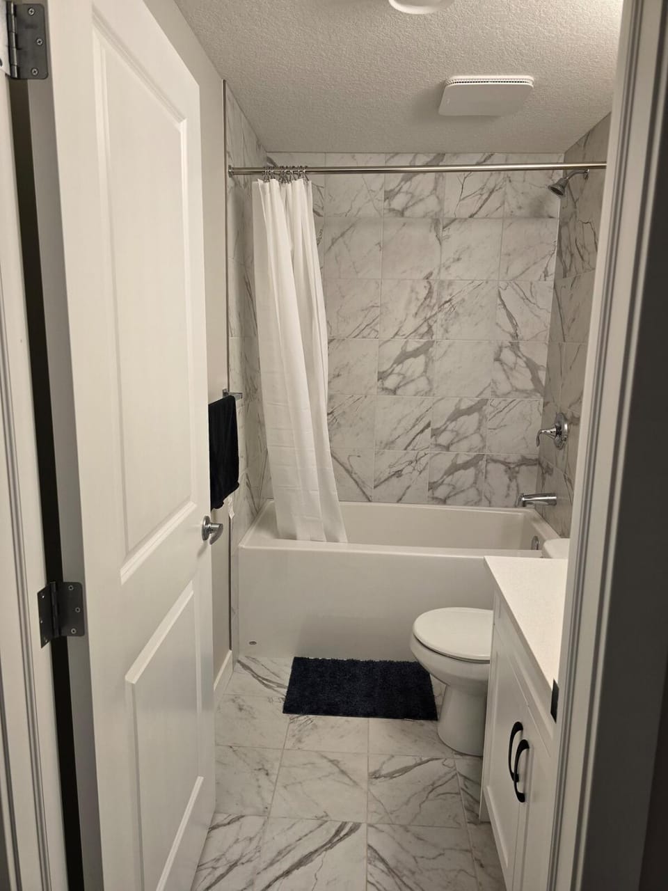 Shower, Toilet, Bathroom, Bath