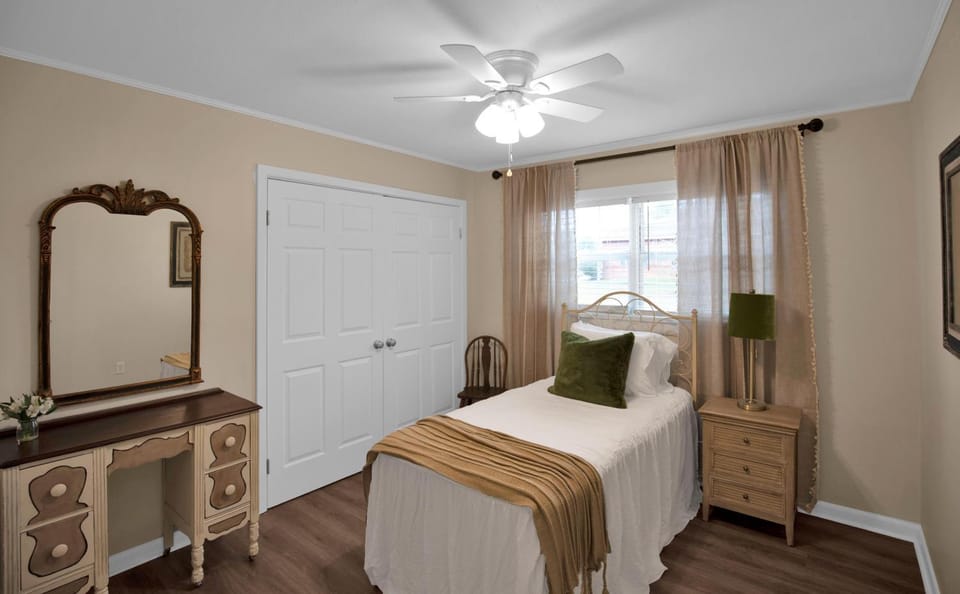 Hanks Place House in Dothan