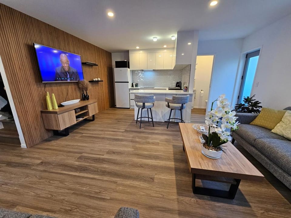 TV and multimedia, Kitchen or kitchenette, Living room