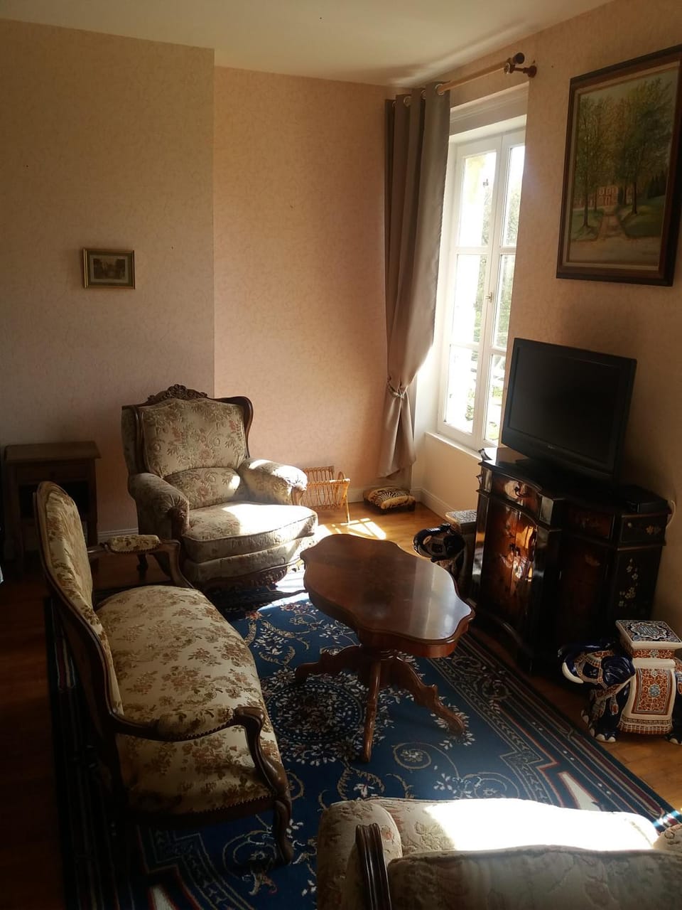 Living room, Decorative detail