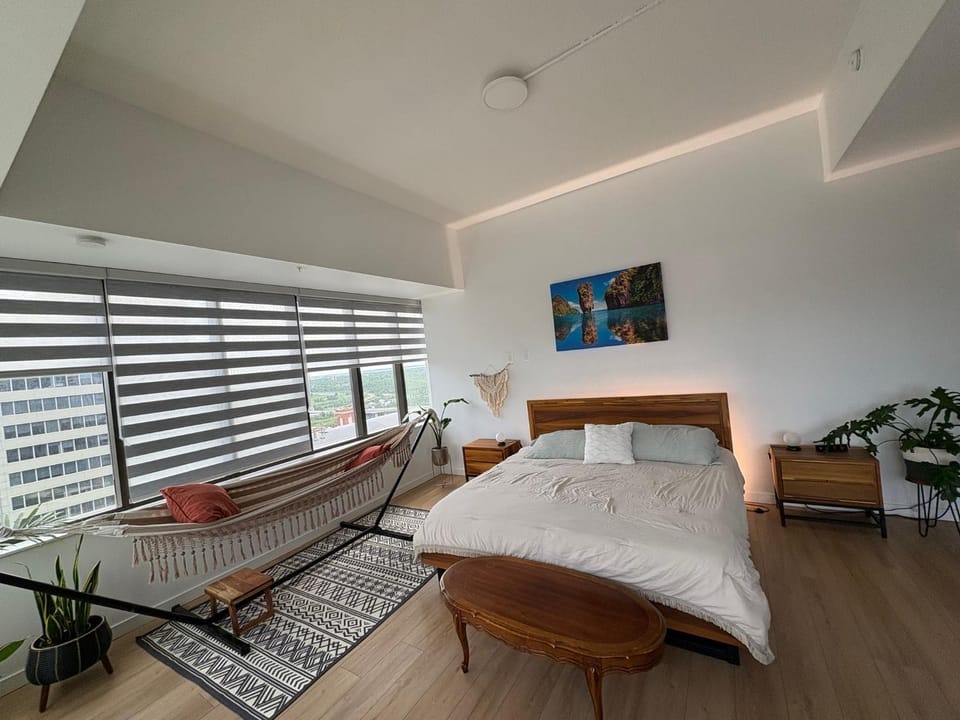 Bed, Living room, Bedroom