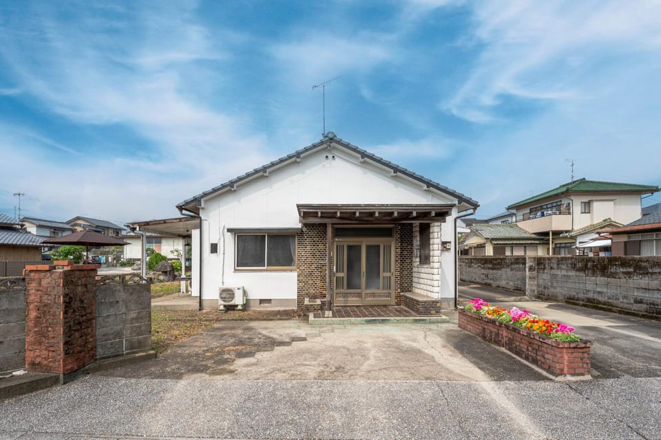 Property building, Day