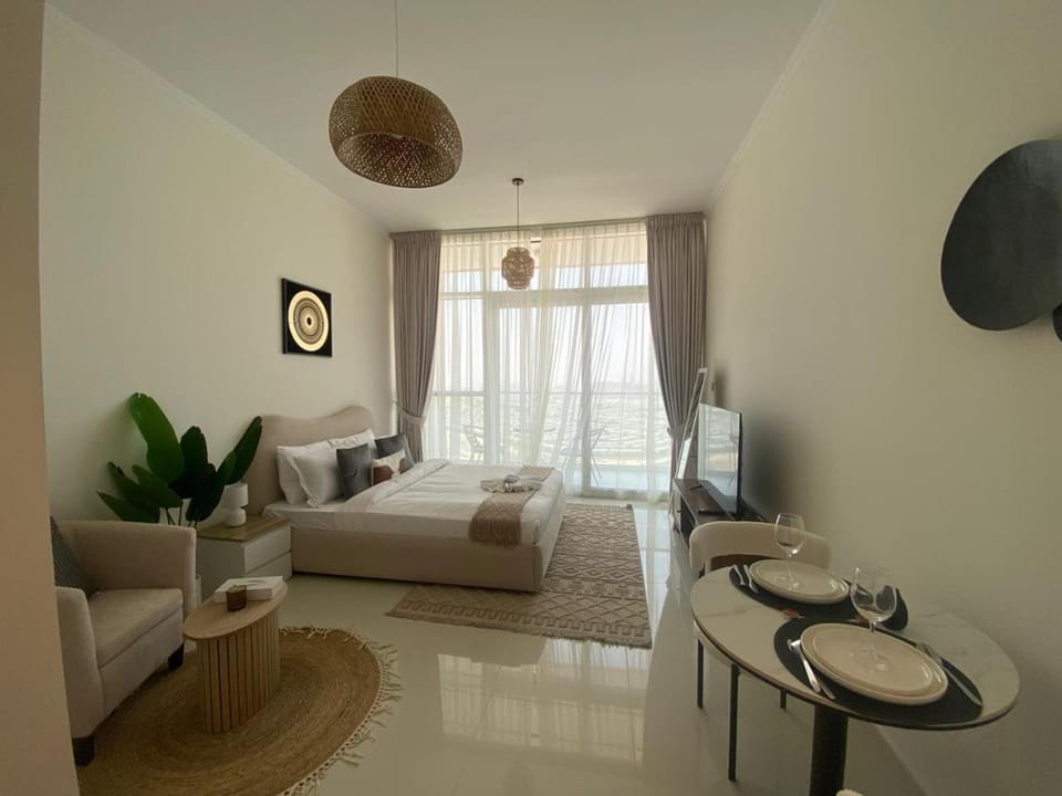 Bed, TV and multimedia, Balcony/Terrace, Seating area, Bedroom