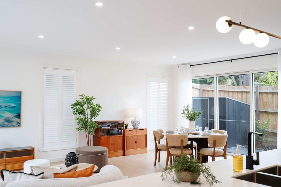 Living room, Seating area, Dining area