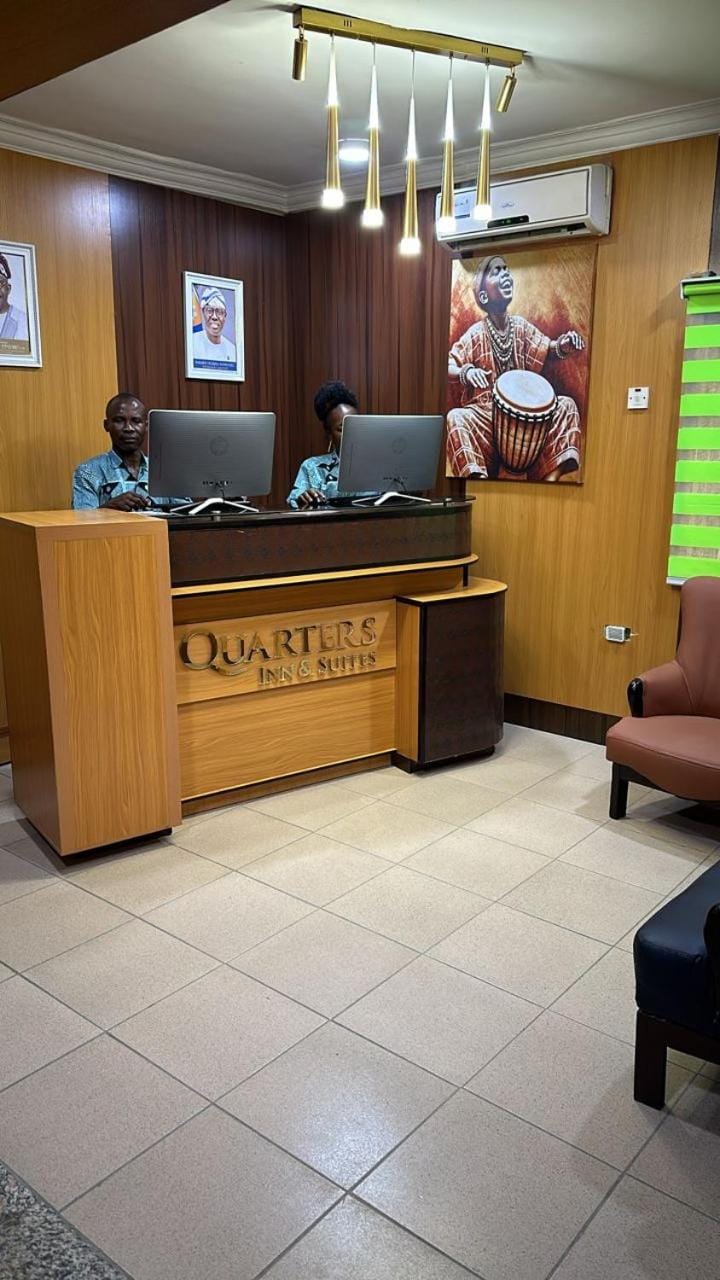 Quarters Inn & Suites Ikeja Hotel in Lagos