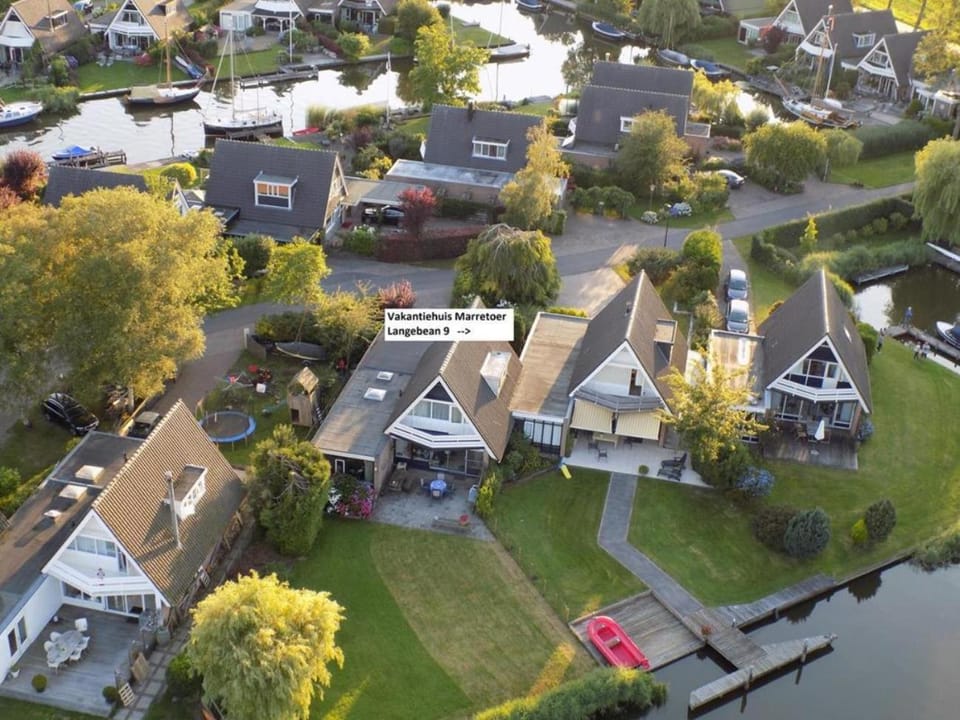 Property building, Natural landscape, Garden, City view, Pool view, River view, Area and facilities, Swimming pool