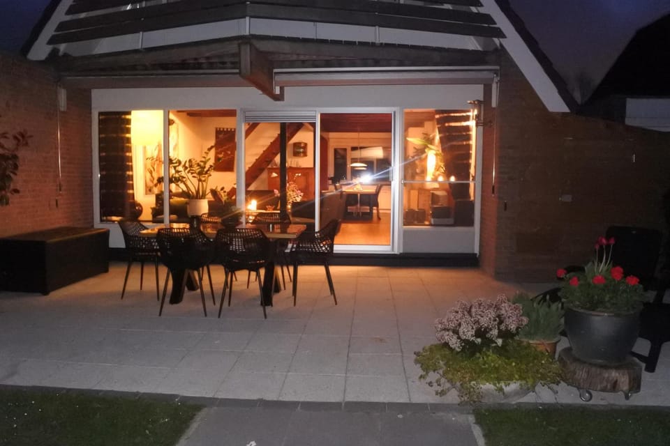 Property building, Night, Balcony/Terrace