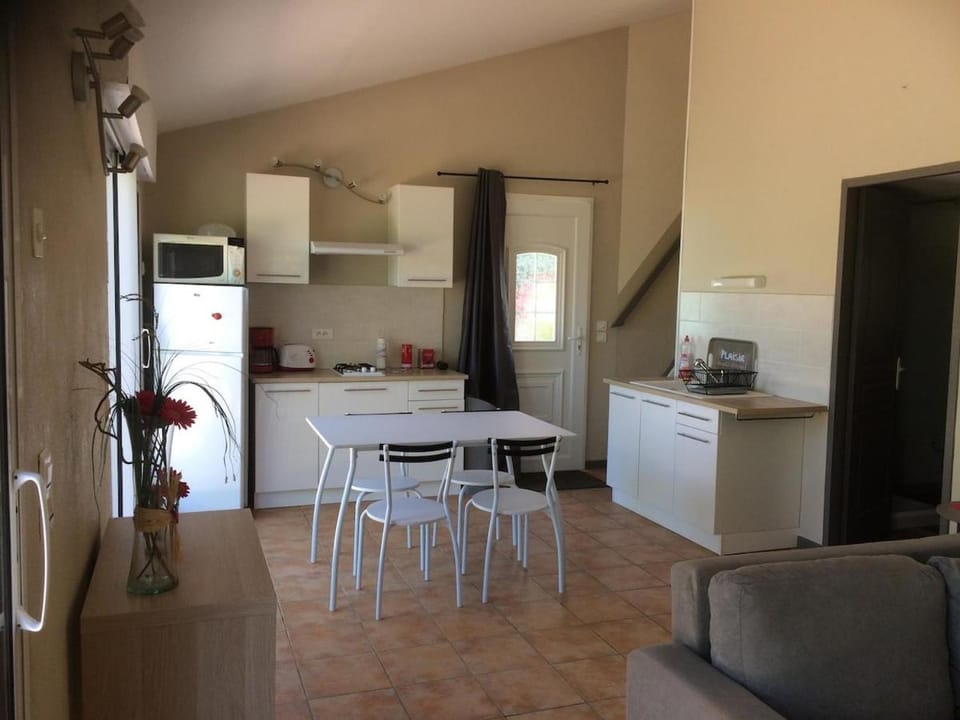 Maison La Lambrusque House in Besse-sur-Issole