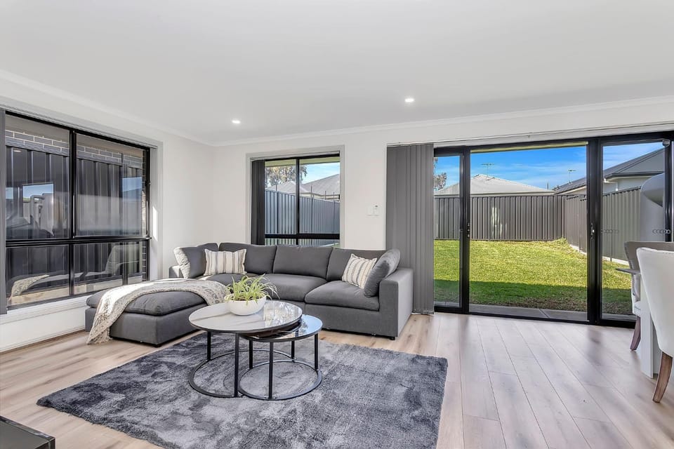 Garden, Living room, Seating area, Garden view